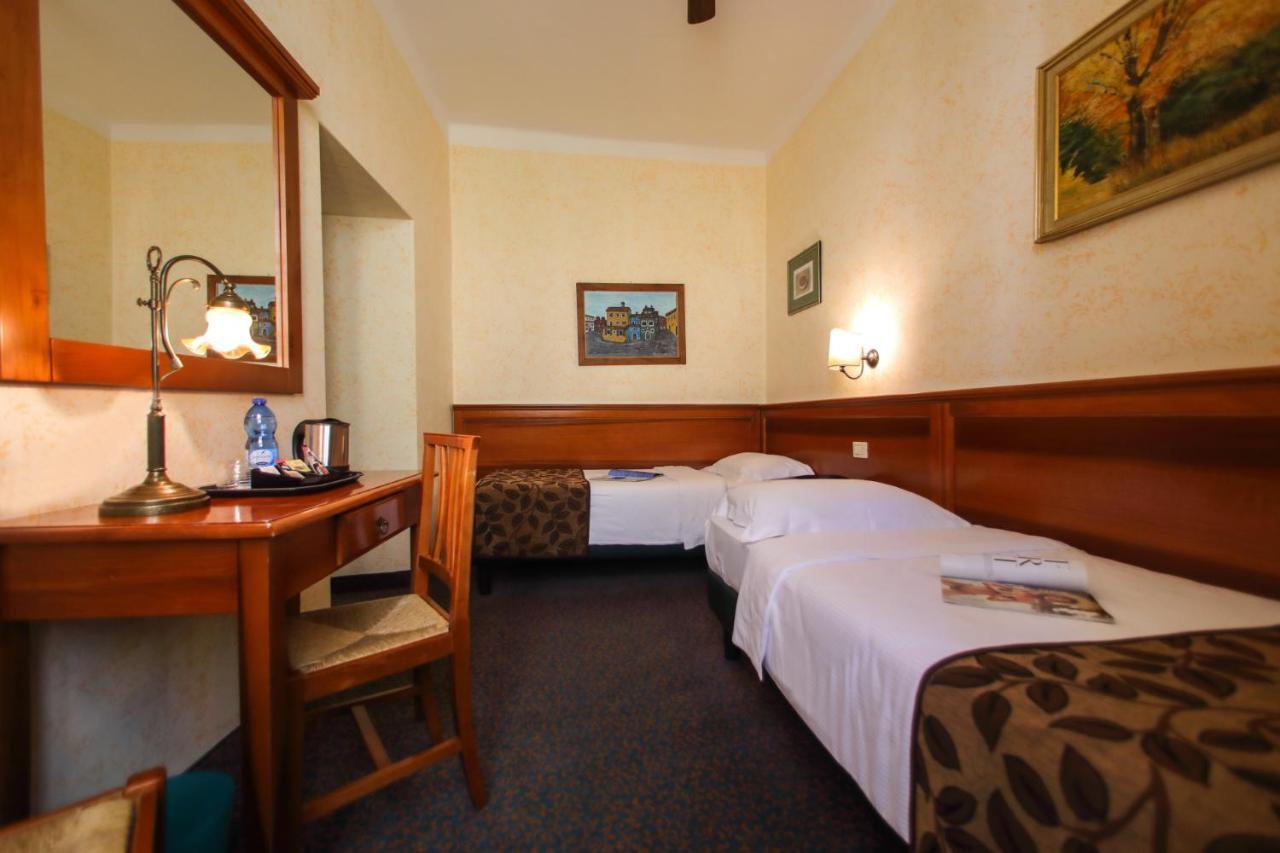 Hotel Garni Riviera Гарньяно Экстерьер фото