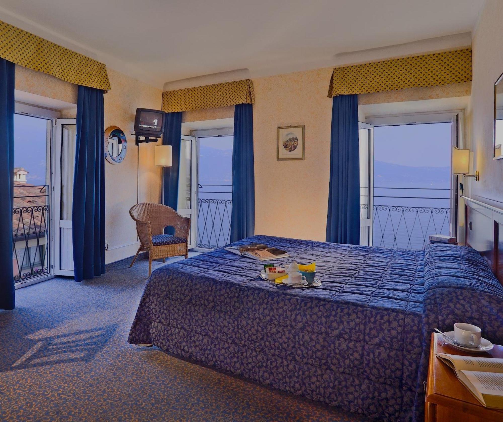 Hotel Garni Riviera Гарньяно Экстерьер фото