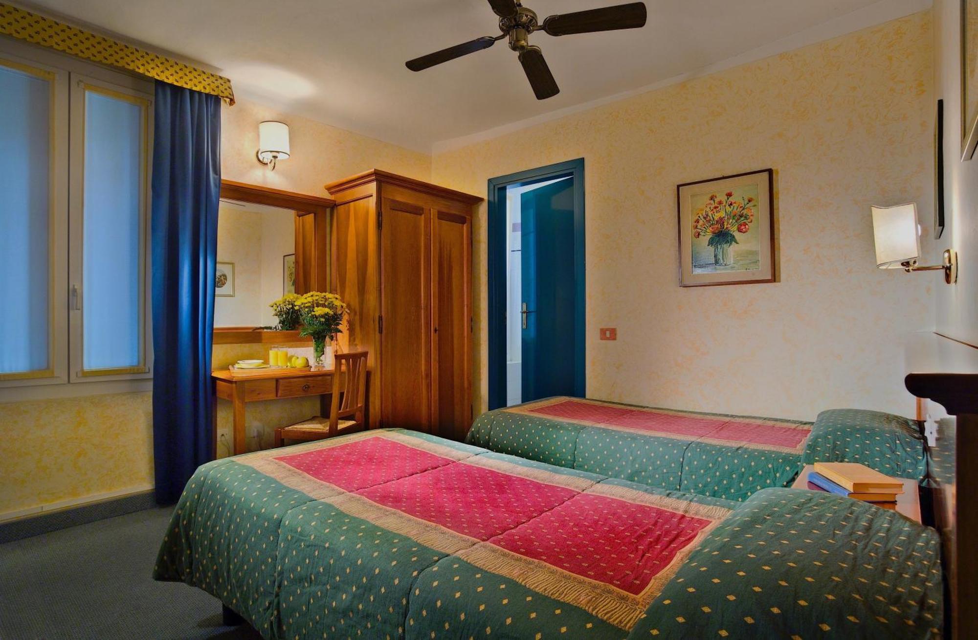 Hotel Garni Riviera Гарньяно Экстерьер фото
