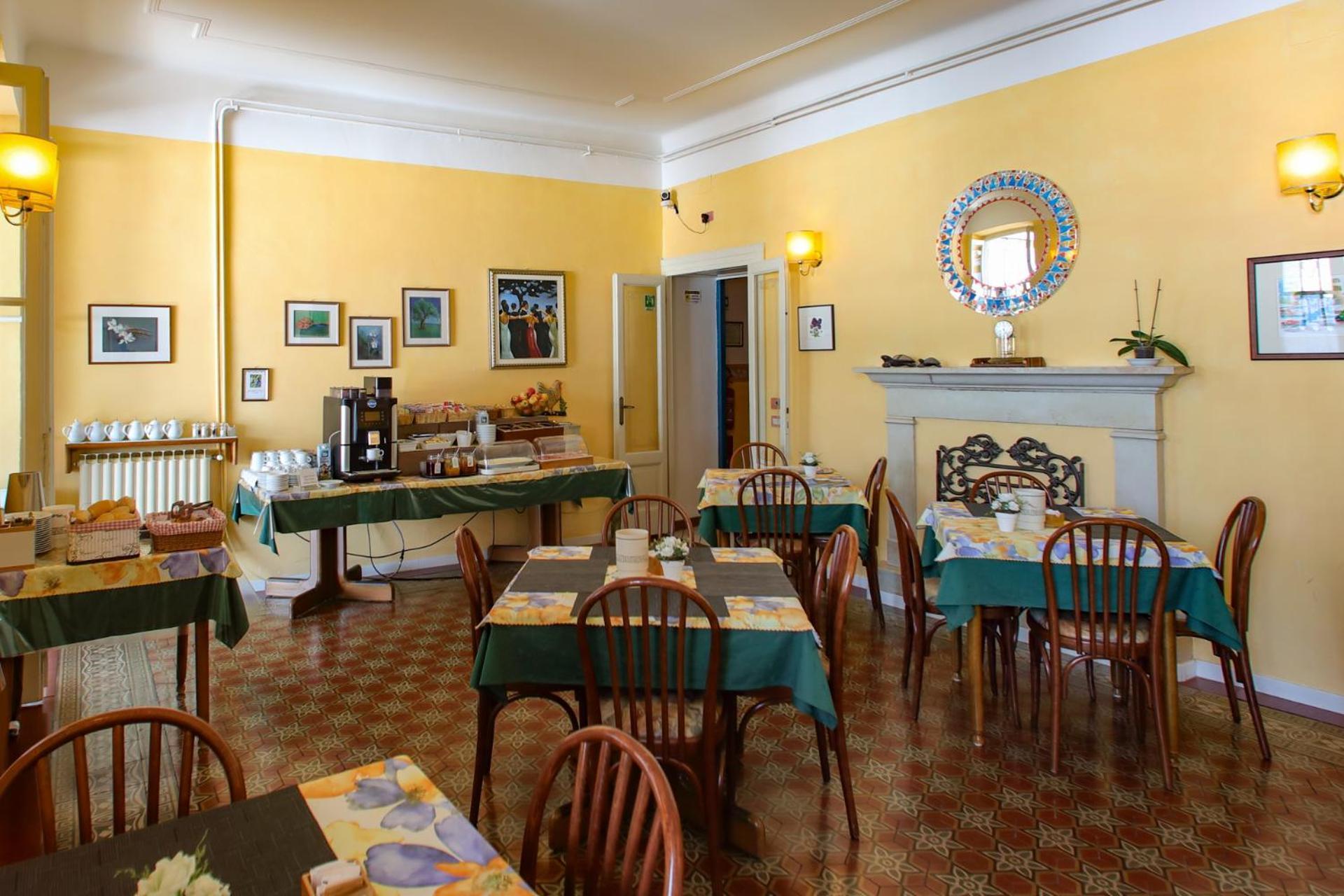 Hotel Garni Riviera Гарньяно Экстерьер фото