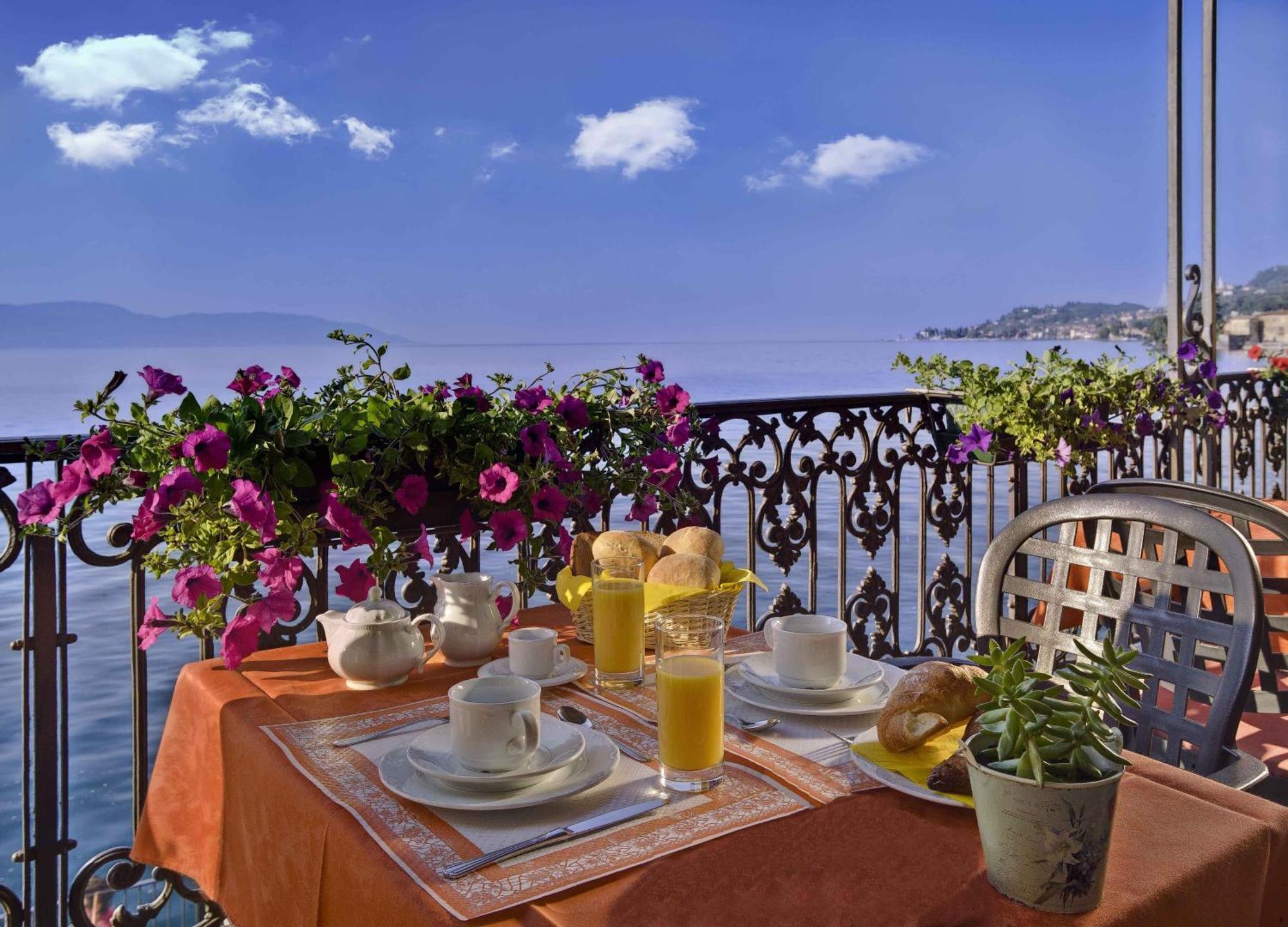 Hotel Garni Riviera Гарньяно Экстерьер фото